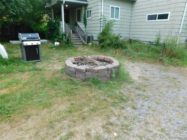 5284 Scotch Settlement Road, Almont, MI 48003