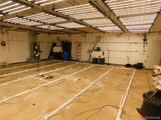 5284 Scotch Settlement Road, Almont, MI 48003