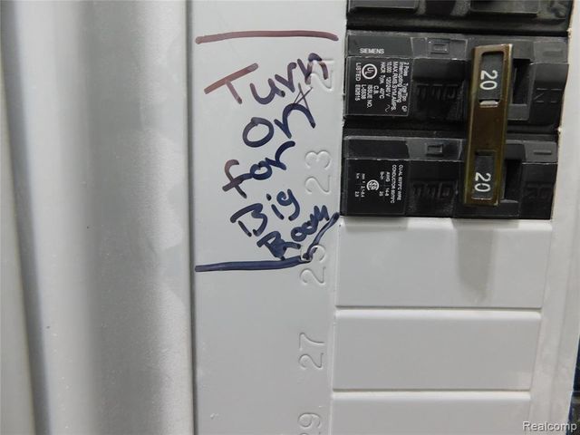 5284 Scotch Settlement Road, Almont, MI 48003