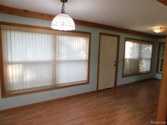 5284 Scotch Settlement Road, Almont, MI 48003