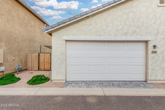 324 N 56th Place, Mesa, AZ 85205