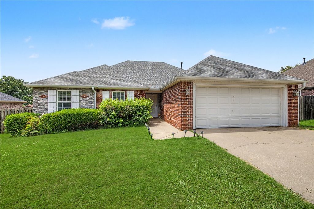436 Caroline Claire Street, Springdale, AR 72762