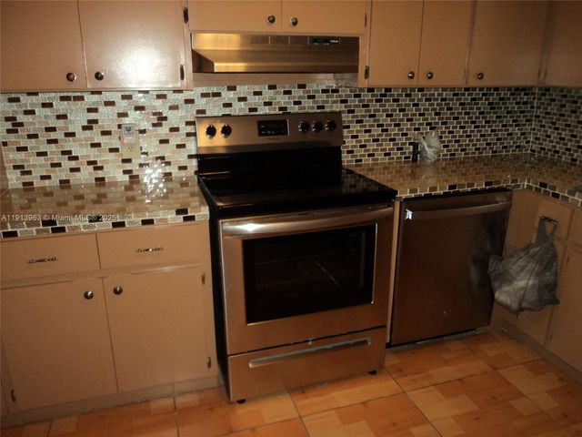 2611 Rodman St, Hollywood, FL 33020