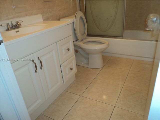 2611 Rodman St, Hollywood, FL 33020