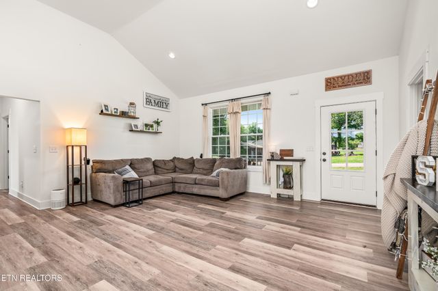 425 Royal Drive, Rock Island, TN 38581