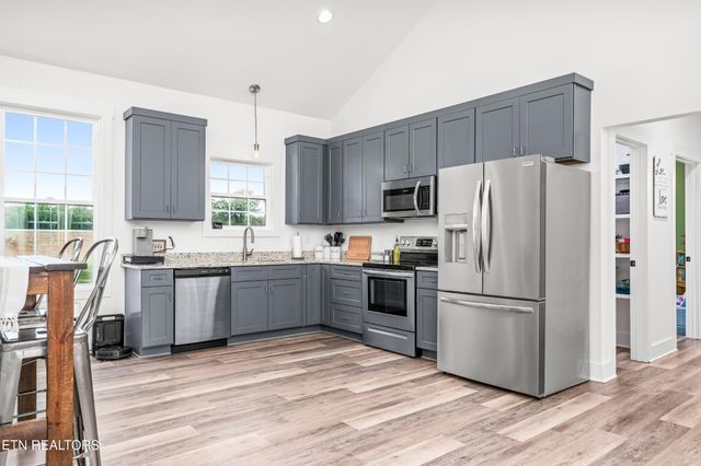 425 Royal Drive, Rock Island, TN 38581