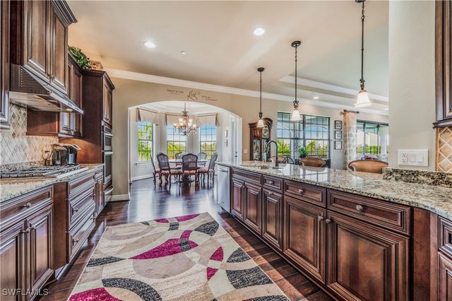 2555 Marquesa Royale LN 1-301, Naples, FL 34109