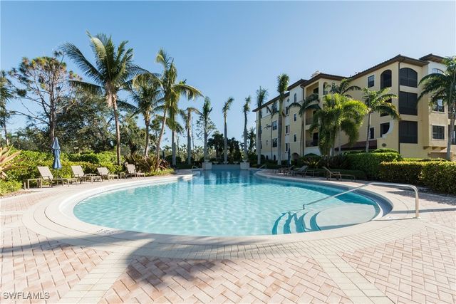 2555 Marquesa Royale LN 1-301, Naples, FL 34109