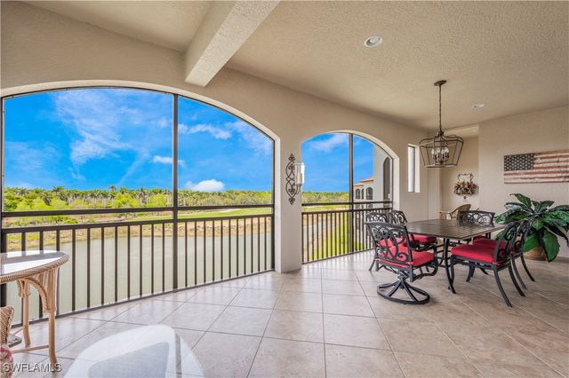 2555 Marquesa Royale LN 1-301, Naples, FL 34109