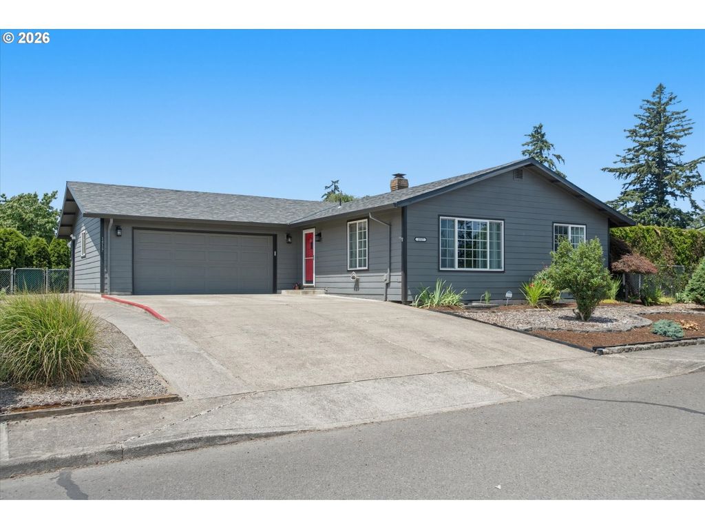 1517 N LOCUST St, Canby, OR 97013