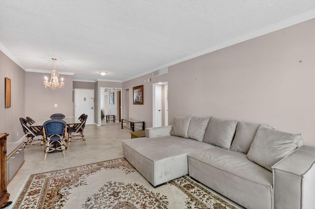 2851 S Ocean Boulevard T-2, Boca Raton, FL 33432