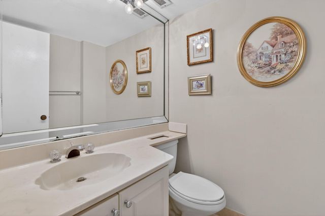 2851 S Ocean Boulevard T-2, Boca Raton, FL 33432