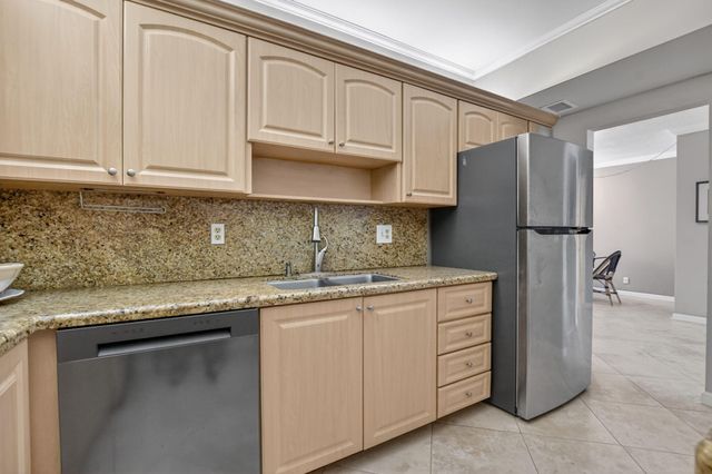 2851 S Ocean Boulevard T-2, Boca Raton, FL 33432