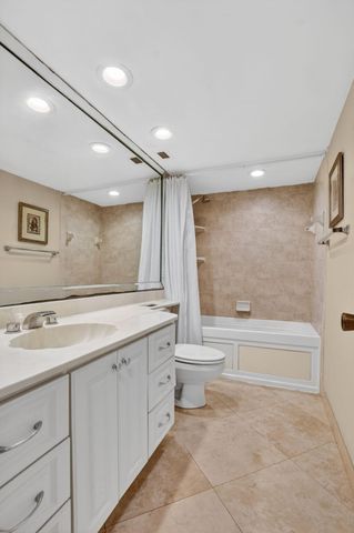 2851 S Ocean Boulevard T-2, Boca Raton, FL 33432