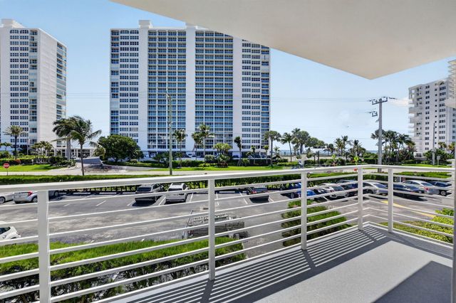 2851 S Ocean Boulevard T-2, Boca Raton, FL 33432