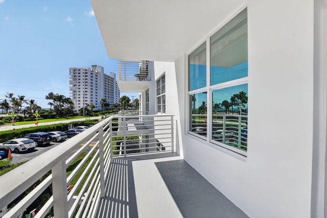 2851 S Ocean Boulevard T-2, Boca Raton, FL 33432