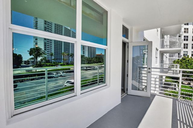 2851 S Ocean Boulevard T-2, Boca Raton, FL 33432