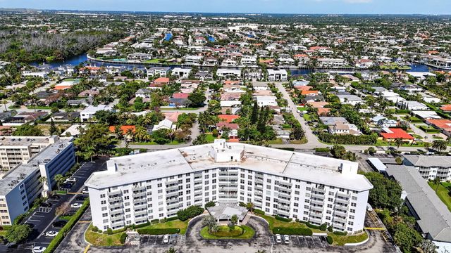 2851 S Ocean Boulevard T-2, Boca Raton, FL 33432