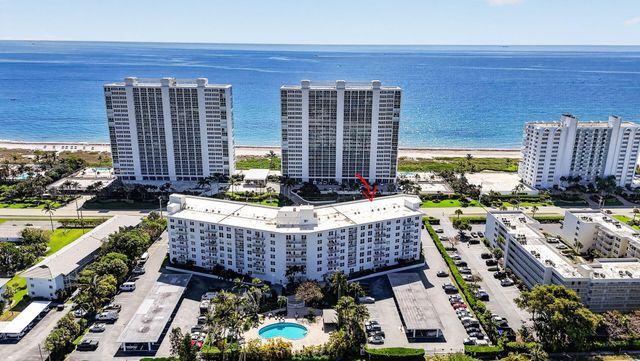 2851 S Ocean Boulevard T-2, Boca Raton, FL 33432