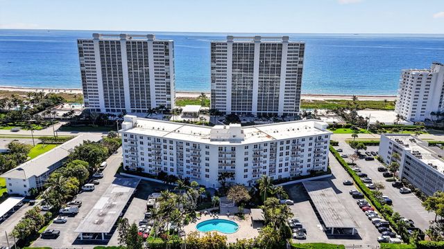 2851 S Ocean Boulevard T-2, Boca Raton, FL 33432
