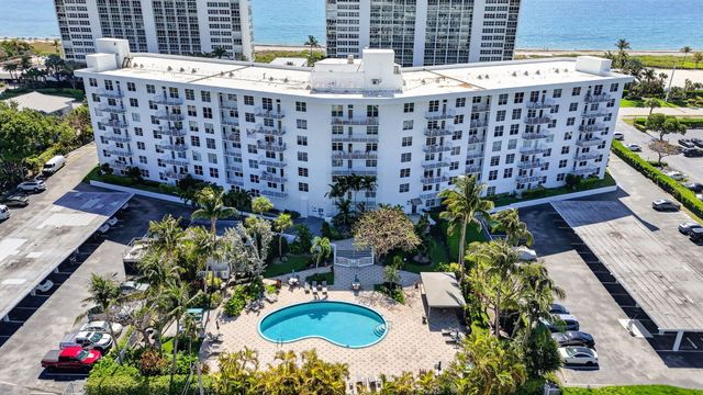 2851 S Ocean Boulevard T-2, Boca Raton, FL 33432