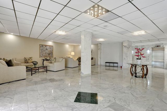 2851 S Ocean Boulevard T-2, Boca Raton, FL 33432