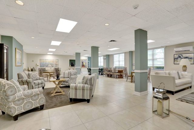 2851 S Ocean Boulevard T-2, Boca Raton, FL 33432