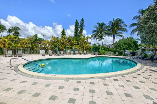 2851 S Ocean Boulevard T-2, Boca Raton, FL 33432
