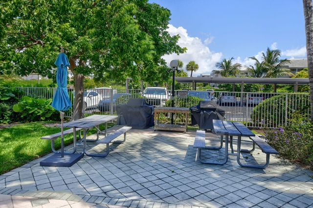 2851 S Ocean Boulevard T-2, Boca Raton, FL 33432