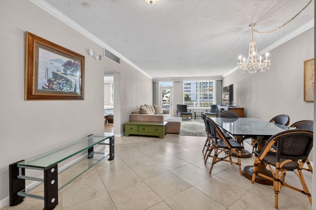 2851 S Ocean Boulevard T-2, Boca Raton, FL 33432