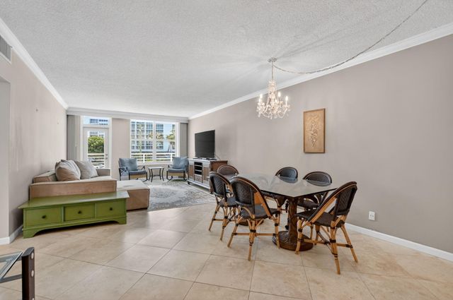 2851 S Ocean Boulevard T-2, Boca Raton, FL 33432