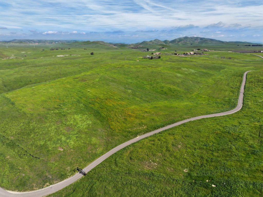 Image 7 of property listing at 0 Biglione Lot 1 Drive, Clovis, CA 93619