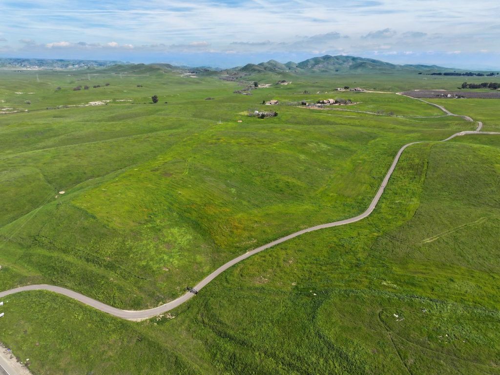 Image 8 of property listing at 0 Biglione Lot 1 Drive, Clovis, CA 93619