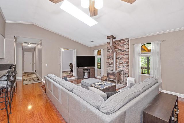 2895 Viona Rd, Pollock Pines, CA 95726