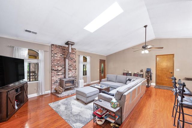 2895 Viona Rd, Pollock Pines, CA 95726