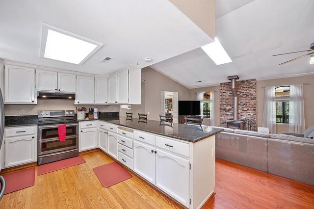 2895 Viona Rd, Pollock Pines, CA 95726