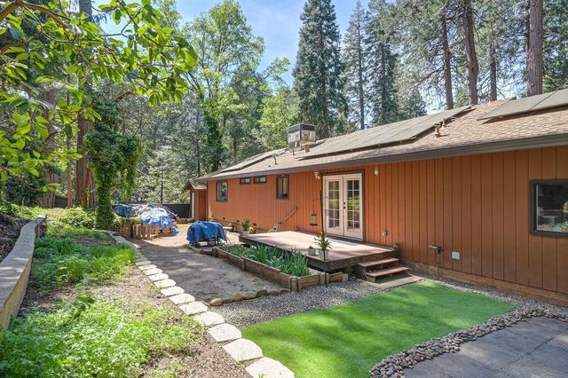 2895 Viona Rd, Pollock Pines, CA 95726