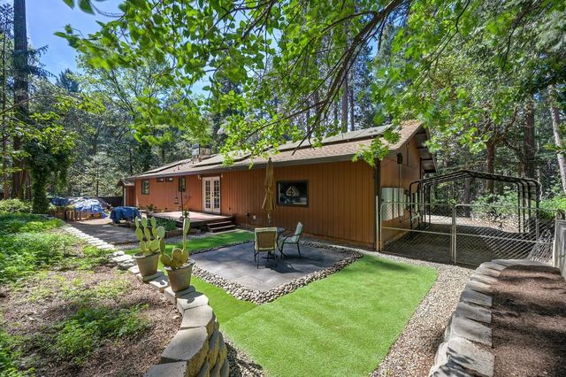 2895 Viona Rd, Pollock Pines, CA 95726