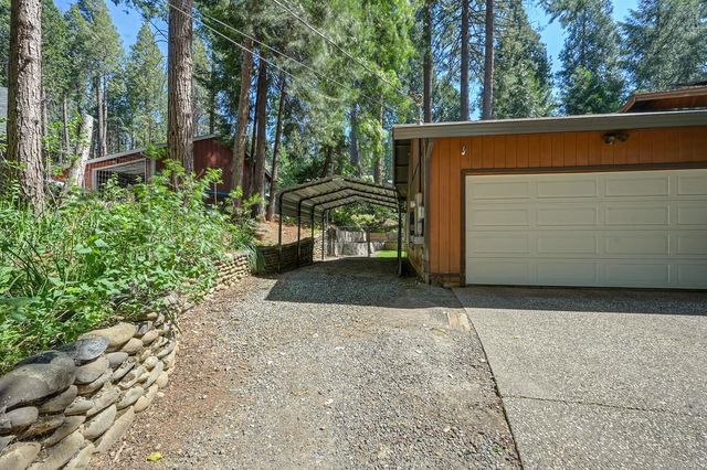 2895 Viona Rd, Pollock Pines, CA 95726