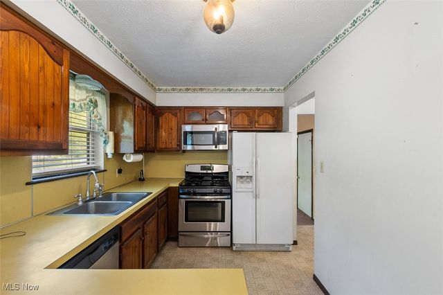 4568 Krancz Drive, Norton, OH 44203