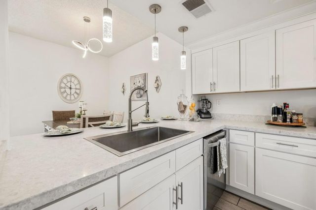 72506 Desert Flower Drive, Palm Desert, CA 92260