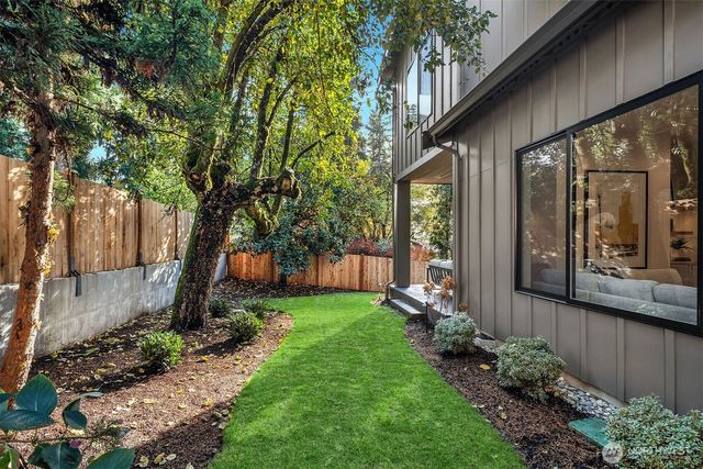 30 Enatai Drive, Bellevue, WA 98004