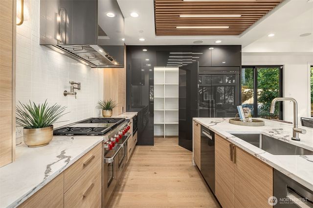 30 Enatai Drive, Bellevue, WA 98004