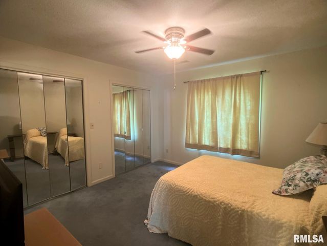 105 N Violet Lane, Carbondale, IL 62901