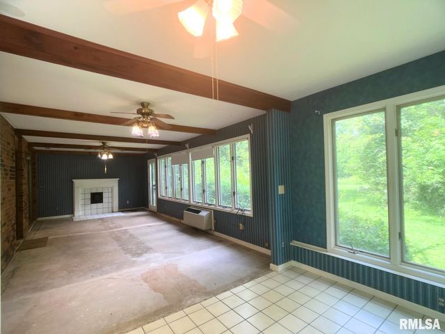 105 N Violet Lane, Carbondale, IL 62901