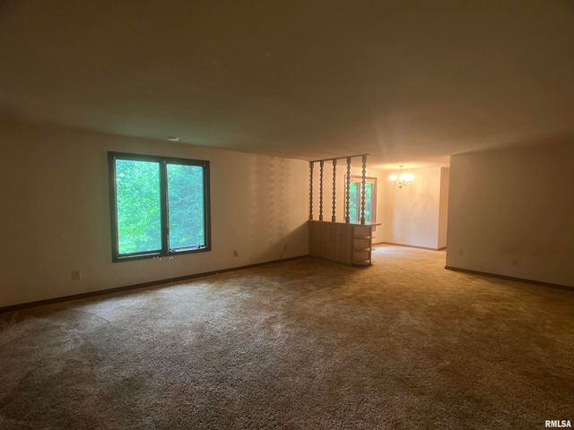 105 N Violet Lane, Carbondale, IL 62901