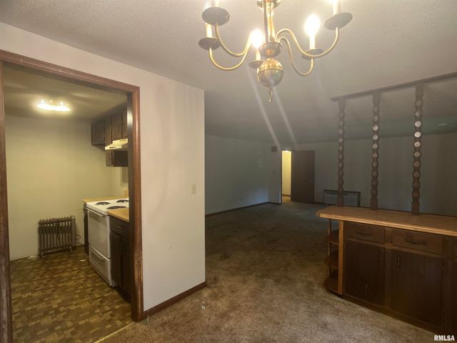 105 N Violet Lane, Carbondale, IL 62901