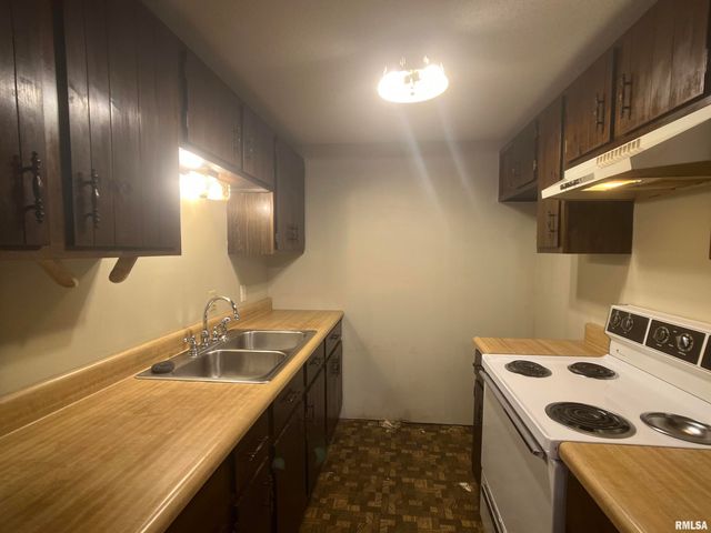 105 N Violet Lane, Carbondale, IL 62901