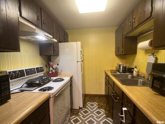 105 N Violet Lane, Carbondale, IL 62901