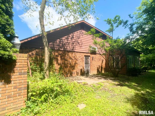 105 N Violet Lane, Carbondale, IL 62901